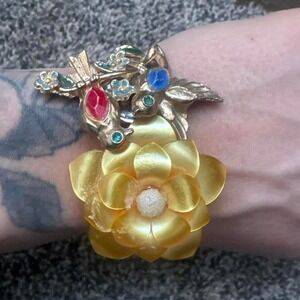 Vintage gold tone flower and bird bracelet with rhinestones jewelry